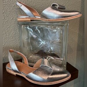 All Black Flat Bow Sling